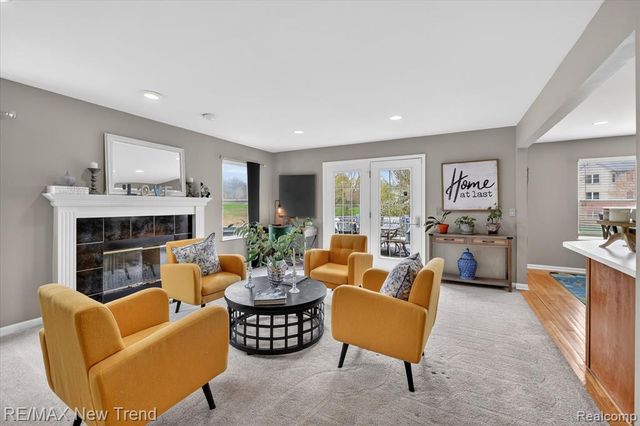 2032 Dover Drive, Wixom, MI 48393