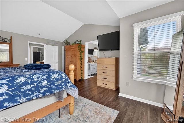 2032 Dover Drive, Wixom, MI 48393