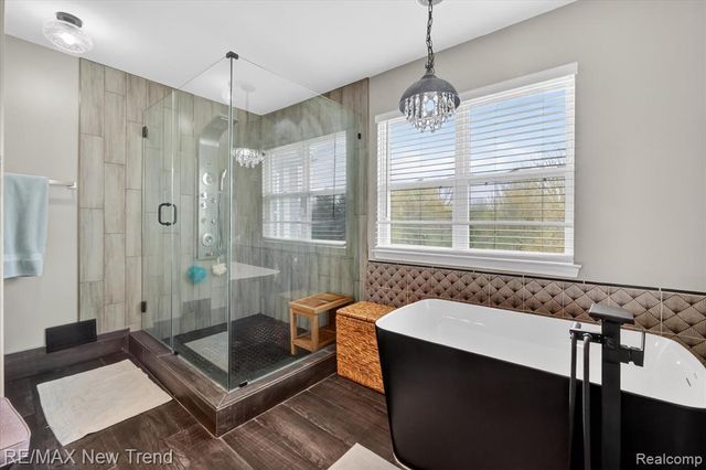 2032 Dover Drive, Wixom, MI 48393