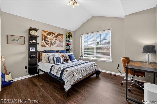 2032 Dover Drive, Wixom, MI 48393