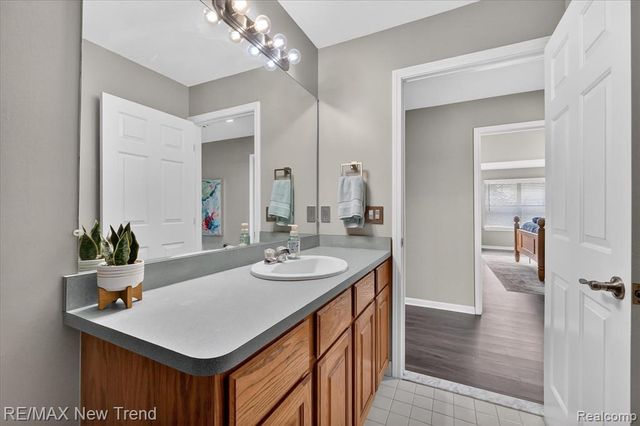 2032 Dover Drive, Wixom, MI 48393