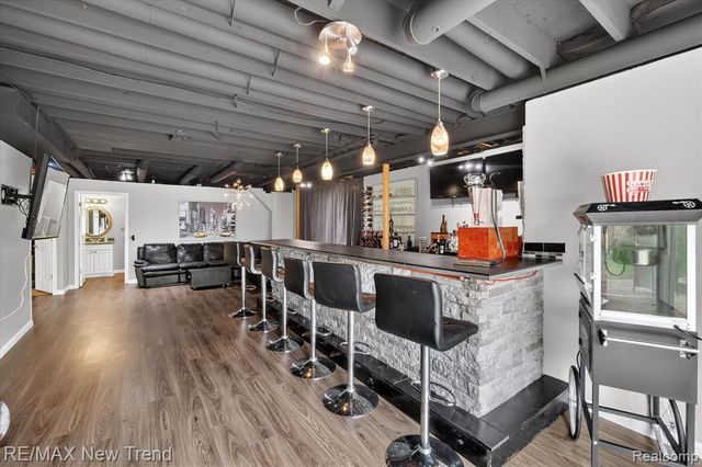 2032 Dover Drive, Wixom, MI 48393