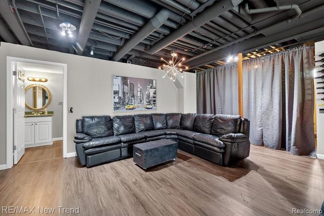2032 Dover Drive, Wixom, MI 48393