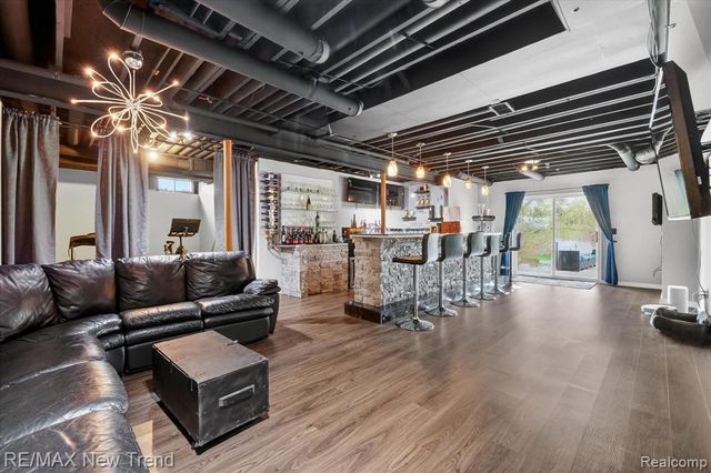 2032 Dover Drive, Wixom, MI 48393