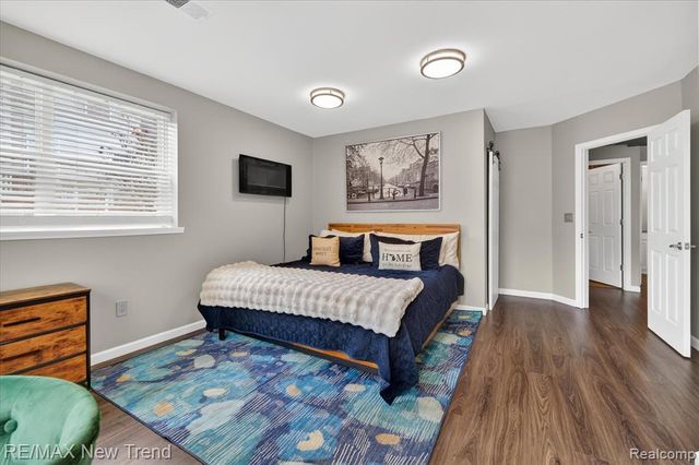 2032 Dover Drive, Wixom, MI 48393
