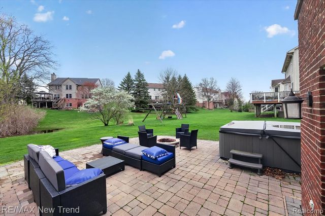 2032 Dover Drive, Wixom, MI 48393