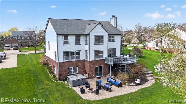 2032 Dover Drive, Wixom, MI 48393