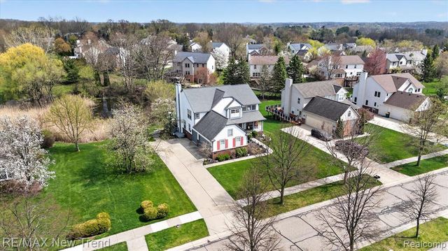2032 Dover Drive, Wixom, MI 48393
