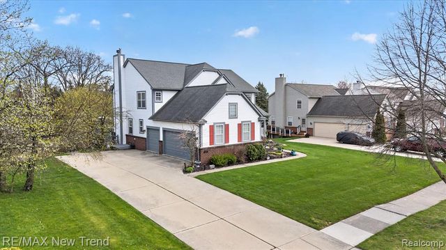 2032 Dover Drive, Wixom, MI 48393