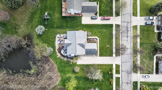2032 Dover Drive, Wixom, MI 48393