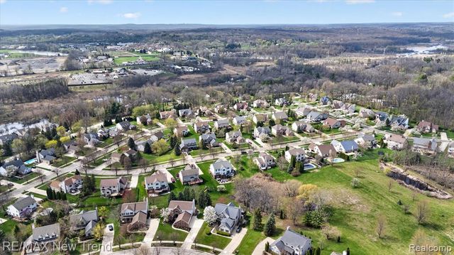 2032 Dover Drive, Wixom, MI 48393