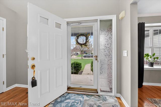 2032 Dover Drive, Wixom, MI 48393