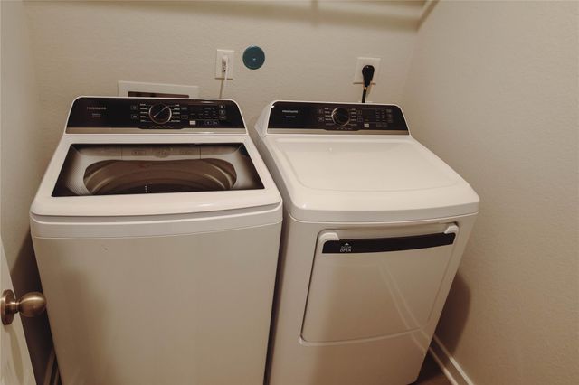 16 Courageous Side Way, Magnolia, TX 77354