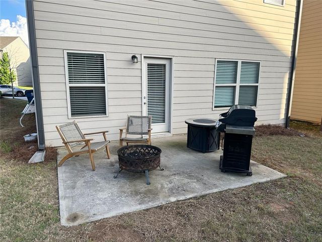 126 Auburn Crossing Drive, Auburn, GA 30011