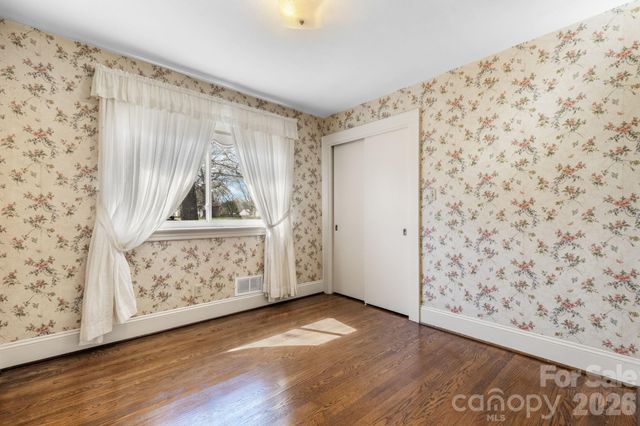 3335 25th Avenue NE, Hickory, NC 28601