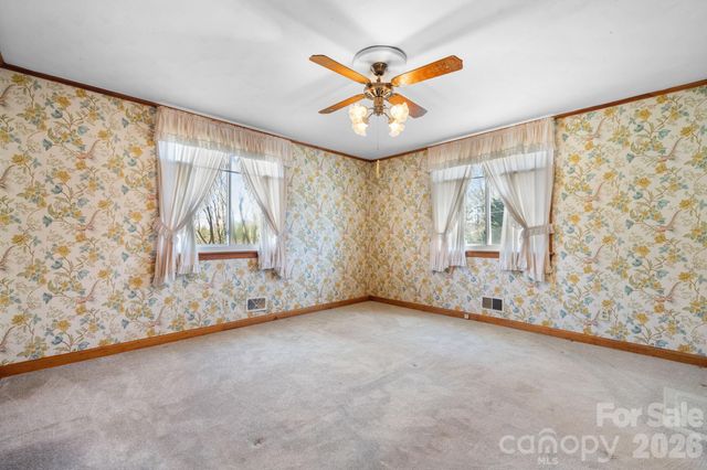 3335 25th Avenue NE, Hickory, NC 28601