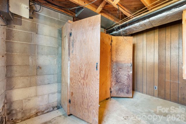 3335 25th Avenue NE, Hickory, NC 28601