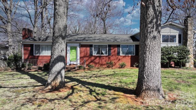 3335 25th Avenue NE, Hickory, NC 28601