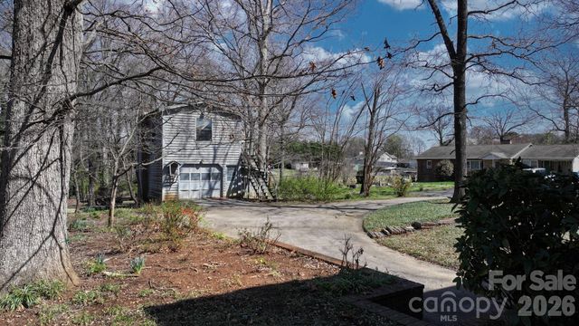 3335 25th Avenue NE, Hickory, NC 28601