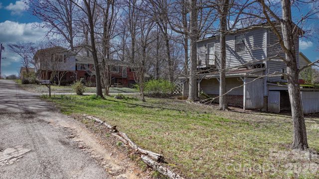 3335 25th Avenue NE, Hickory, NC 28601