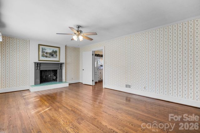 3335 25th Avenue NE, Hickory, NC 28601