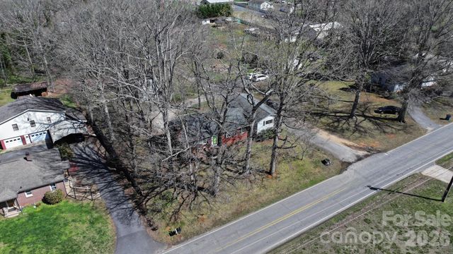 3335 25th Avenue NE, Hickory, NC 28601