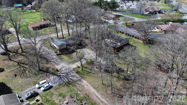 3335 25th Avenue NE, Hickory, NC 28601