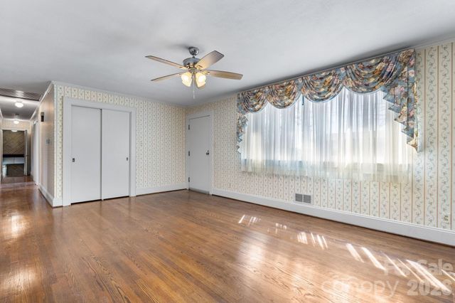 3335 25th Avenue NE, Hickory, NC 28601