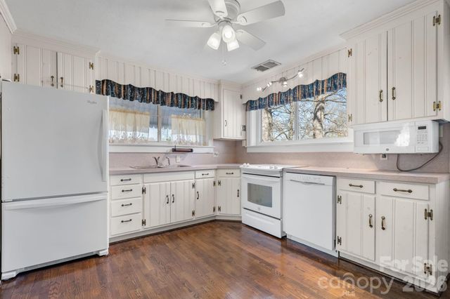 3335 25th Avenue NE, Hickory, NC 28601