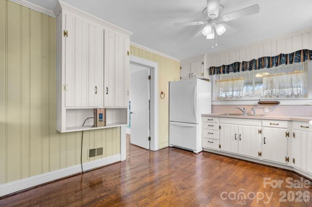 3335 25th Avenue NE, Hickory, NC 28601