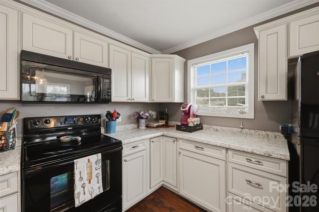 398 Green Meadows Drive, Taylorsville, NC 28681