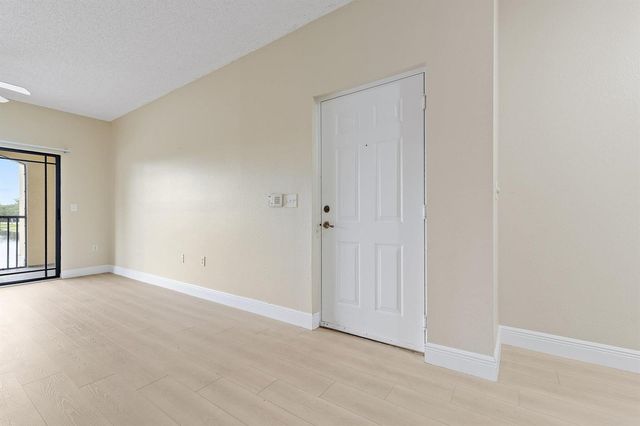 2729 Anzio Court 208, Palm Beach Gardens, FL 33410