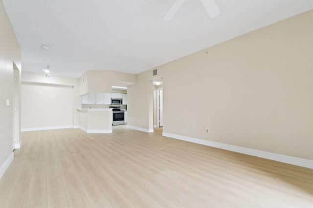 2729 Anzio Court 208, Palm Beach Gardens, FL 33410