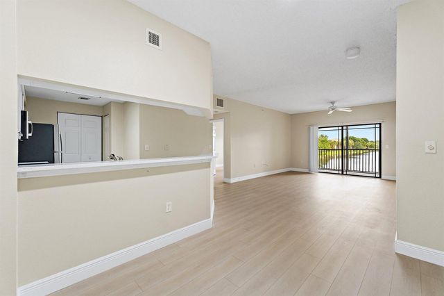 2729 Anzio Court 208, Palm Beach Gardens, FL 33410