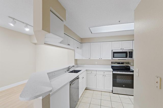 2729 Anzio Court 208, Palm Beach Gardens, FL 33410
