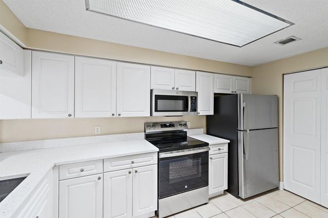 2729 Anzio Court 208, Palm Beach Gardens, FL 33410