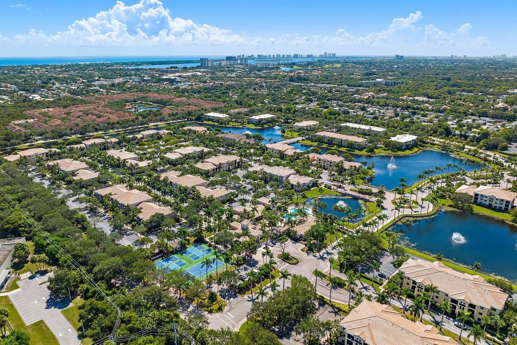 2729 Anzio Court 208, Palm Beach Gardens, FL 33410