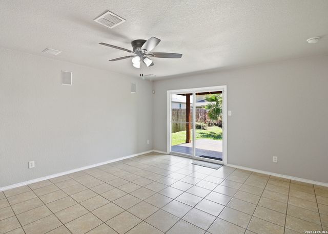 2334 CAMBERLY VW, Converse, TX 78109