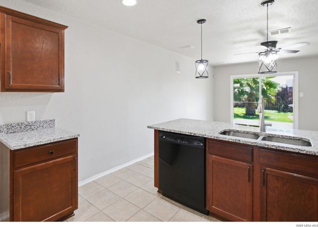 2334 CAMBERLY VW, Converse, TX 78109