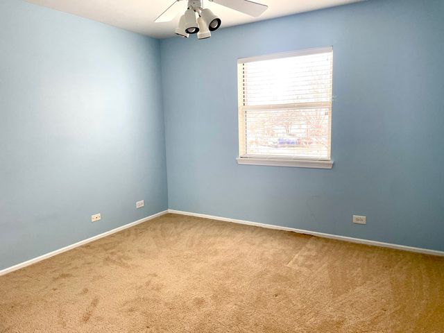 20 Ashburn Court W2, Schaumburg, IL 60193