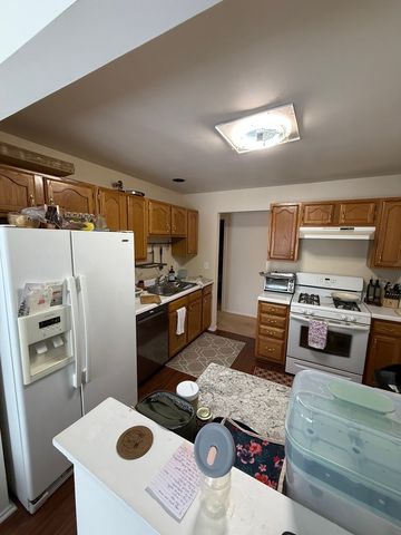 20 Ashburn Court W2, Schaumburg, IL 60193