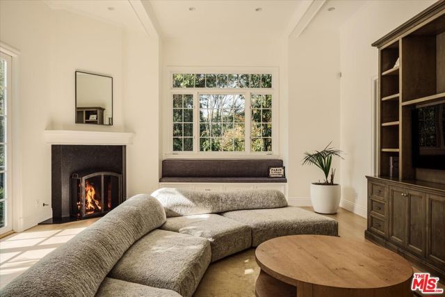 11579 W Sunset Boulevard, Los Angeles, CA 90049