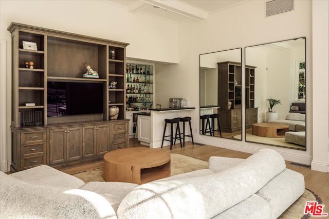 11579 W Sunset Boulevard, Los Angeles, CA 90049