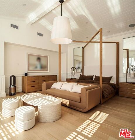 11579 W Sunset Boulevard, Los Angeles, CA 90049