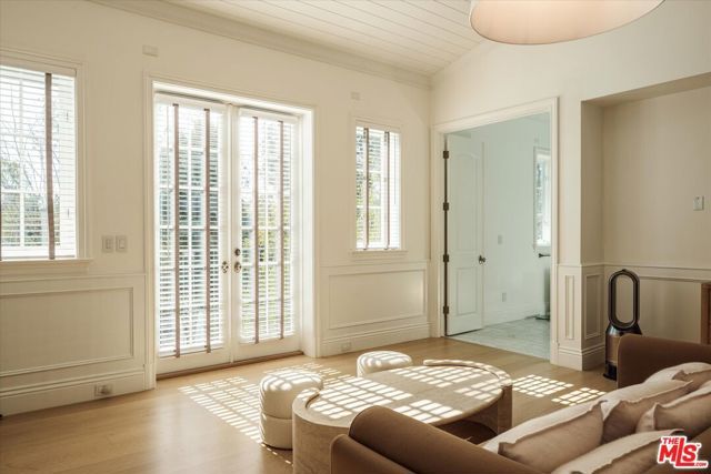 11579 W Sunset Boulevard, Los Angeles, CA 90049