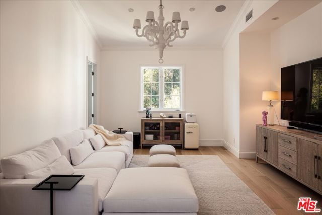 11579 W Sunset Boulevard, Los Angeles, CA 90049