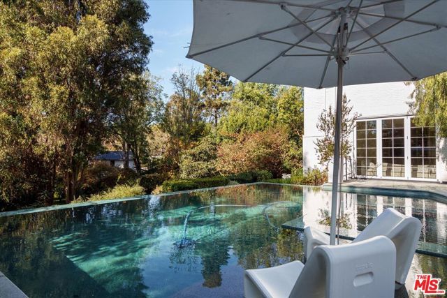 11579 W Sunset Boulevard, Los Angeles, CA 90049