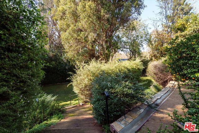 11579 W Sunset Boulevard, Los Angeles, CA 90049