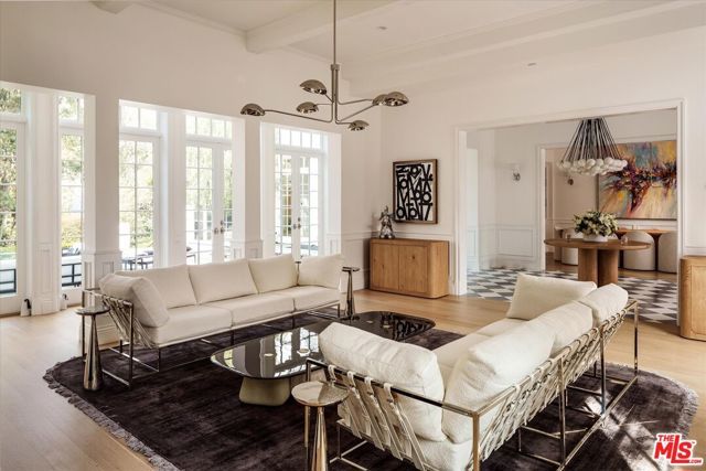 11579 W Sunset Boulevard, Los Angeles, CA 90049