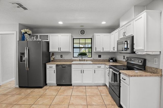 683 E BROOKINS AVENUE, Eagle Lake, FL 33839